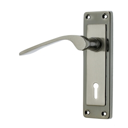 M7F10 - 2 Lever Lockset Aristata 6"